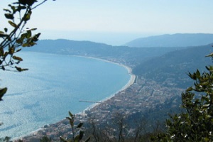 Xtrallusion photo library of independent, self-guided walking and sightseeing holidays in Italy. Pictures, images, photos and photographs taken along the way of this 1-day walking itinerary, to give you a visual impression of the day's walk.